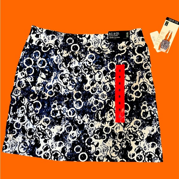 Size 8 skort NWT - Picture 2 of 2